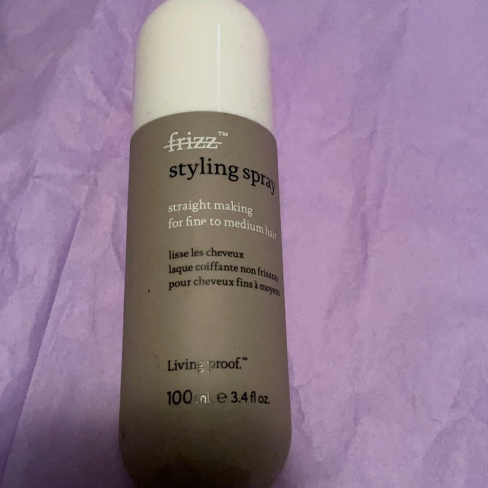 Living proof styling spray .